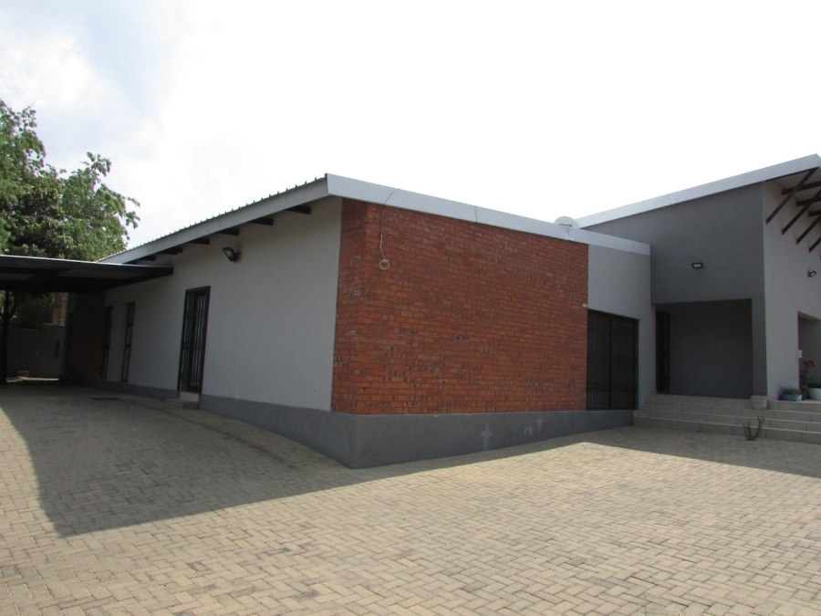 To Let 3 Bedroom Property for Rent in Heuwelsig Free State